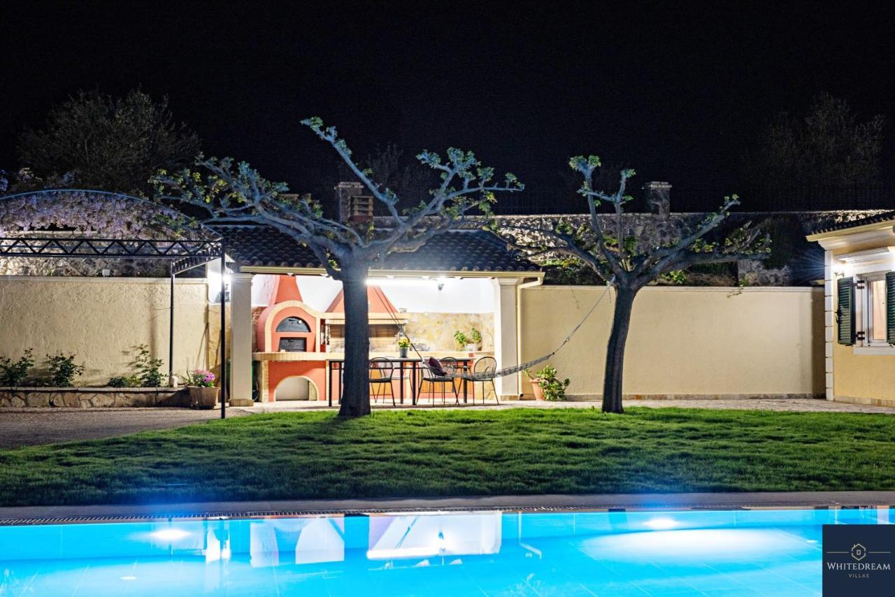 Villa Pine Forest Kompítsion Zewnętrze zdjęcie